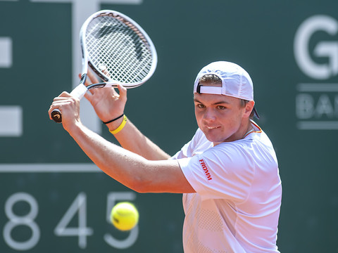 Dominic Stricker gagne aussi sur gazon