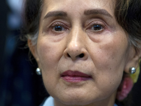 Aung San Suu Kyi inculpée pour corruption