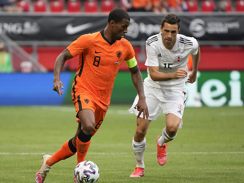 Transferts: le PSG engage Wijnaldum pour trois ans