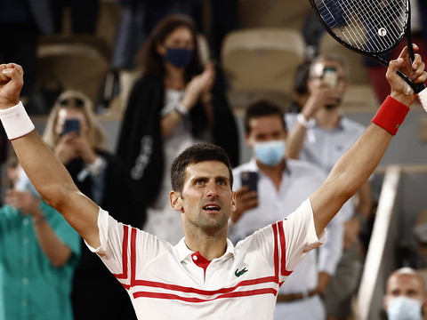 Djokovic sort Nadal et affrontera Tsitsipas en finale