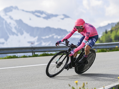 Uran s'impose, Mäder 3e