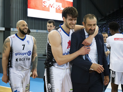 Petar Aleksic deux ans de plus à la tête de Fribourg Olympic