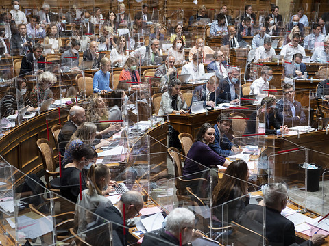 Le National affiche ses divisions sur les relations avec Bruxelles