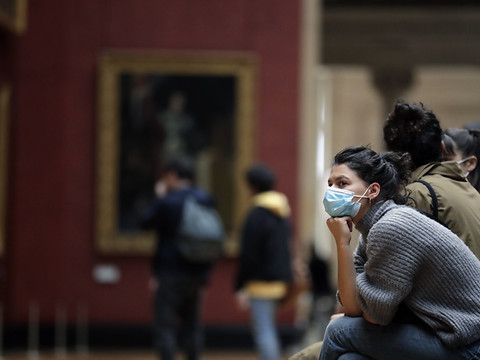 Covid: coup d'envoi de la vaccination des adolescents en France