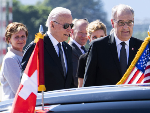 Biden fait un tour de chauffe avec Parmelin à Genève avant Poutine