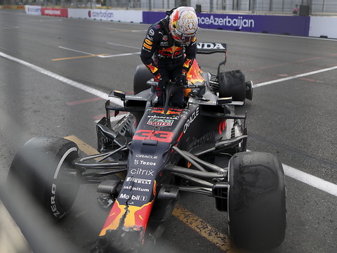 Crash de Stroll et Verstappen à Bakou: Pirelli s'explique