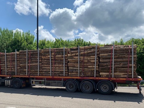 Un camion trop chargé arrêté à la douane de Boncourt (JU)