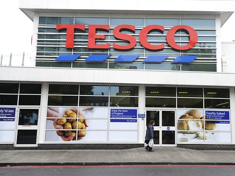 Les ventes de Tesco progressent encore un an après le confinement