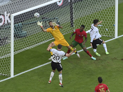 L'Allemagne se réveille et fait exploser le Portugal