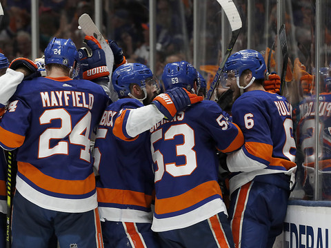 Les Islanders égalisent