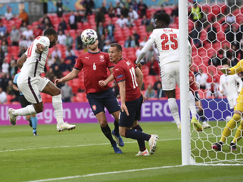 Euro 2021: les Anglais invaincus, la Croatie qualifiée