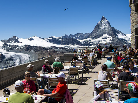 Forte demande des Suisses pour des vacances au pays