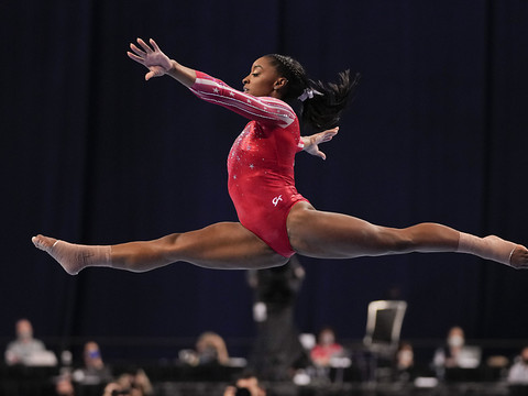 Biles assure sans problème sa qualification