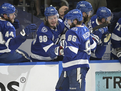 Tampa Bay domine l'acte I de la finale