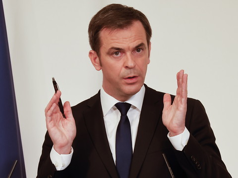 La France adopte la procréation médicalement assistée pour toutes
