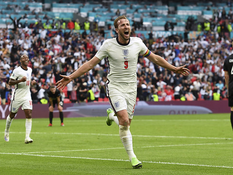 L'Angleterre brise la malédiction avec sa défense de fer