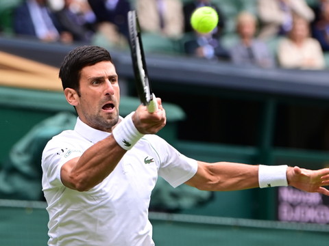 Djokovic domine Anderson en trois sets