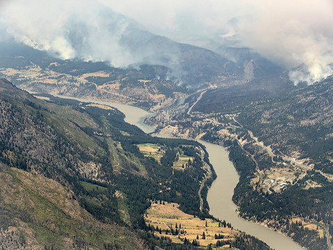 Les incendies font rage dans l'Ouest du Canada et en Californie