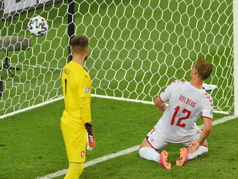 Euro 2021: le Danemark poursuit sa route