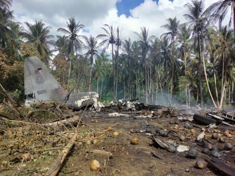 Crash d'un avion militaire: 52 morts, selon un nouveau bilan