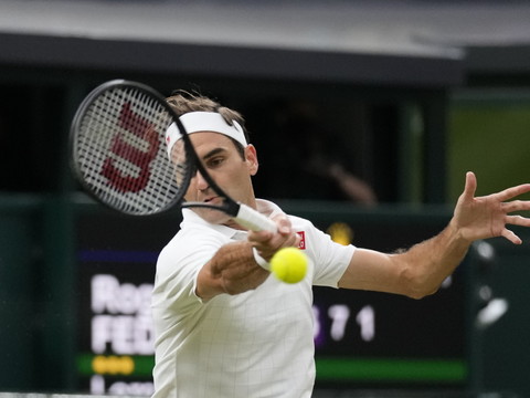 Federer passe l'obstacle Sonego en trois sets