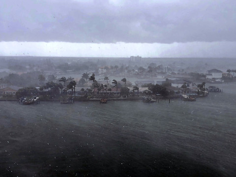 La tempête Elsa, affaiblie, se rapproche de la Floride