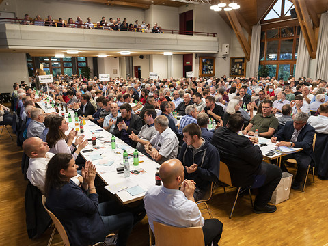 Presque pas de masques à l'assemblée de l'UDC cantonale bernoise