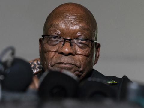 L'ex-président sud-africain Jacob Zuma se constitue prisonnier
