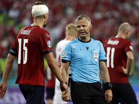 Björn Kuipers arbitrera Angleterre - Italie