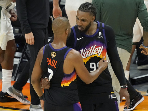 Phoenix prend l'avantage 2-0