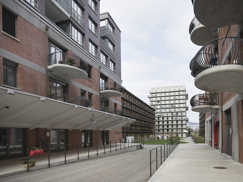 Les prix de l'immobilier résidentiel poursuivent leur poussée