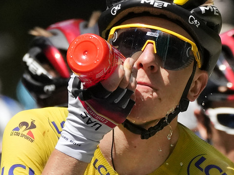 Mollema vainqueur à Quillan, Pogacar toujours en jaune