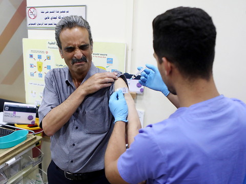 Israël administre une 3e dose à des personnes vulnérables