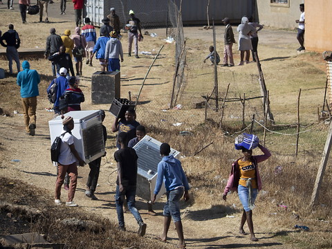 Afrique du Sud: le bilan des violences monte à 72 morts