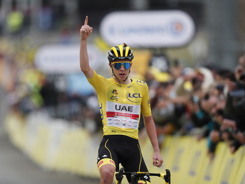 Tour de France: Tadej Pogacar s'impose à Luz-Ardiden