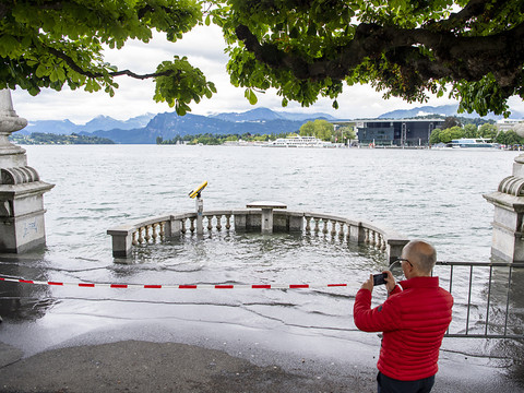 Le Lac des Quatre-Cantons est près d'inonder le centre de Lucerne