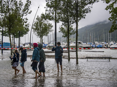 Situation tendue autour des lacs et des cours d'eau