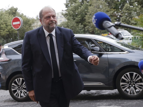 Conflits d'intérêts: le ministre français de la Justice inculpé