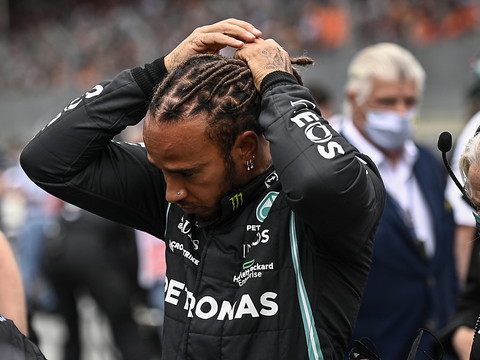 Hamilton surprend Vestappen en qualification à Silverstone