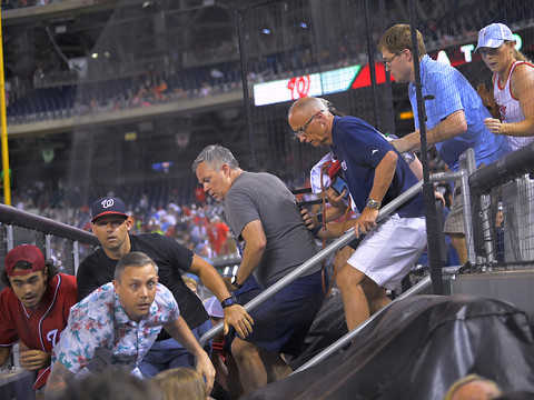 Trois blessés dans des tirs à l'extérieur d'un stade à Washington