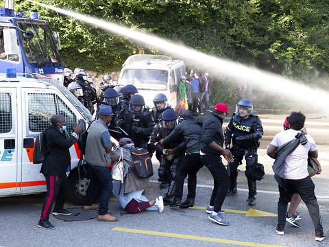 Le rassemblement interdit des anti-Biya à Genève tourne à l'émeute