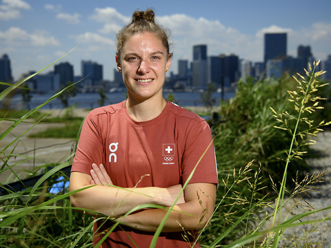 Rachel Moret contre une Brésilienne