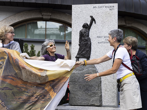 Zermatt célèbre la première alpiniste ayant gravi le Cervin