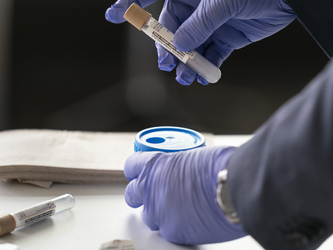 L'OFSP veut des tests obligatoires pour le personnel soignant