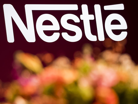 Nestlé relève ses objectifs annuels après un 1er semestre faste