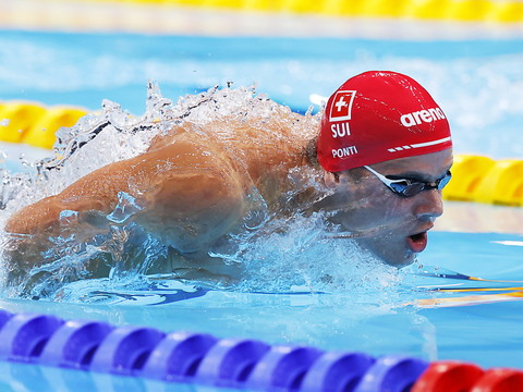 Ponti passe en demi-finales du 100 m papillon