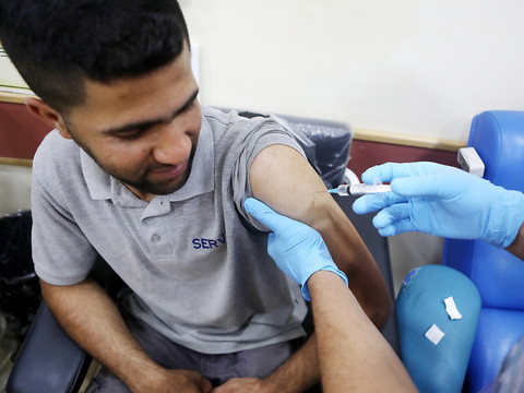 Israël appelle les plus de 60 ans à recevoir une 3e dose de vaccin