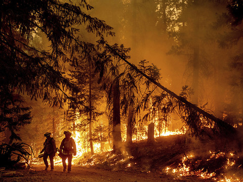 L'Ouest en feu: il faut combattre la crise climatique, dit Biden