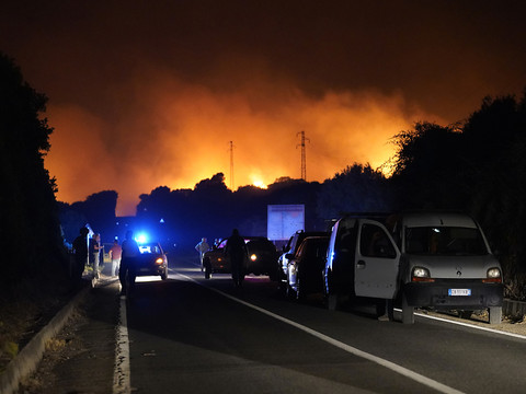 Italie: 800 départs de feu en fin de semaine