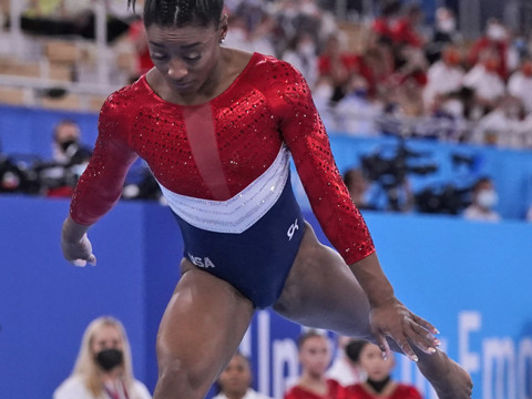 Simone Biles inscrite pour la finale de la poutre mardi